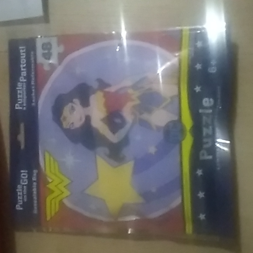 Wonder Woman Lunch box & paint book & Puzzle.. kids - Picture 4 of 8